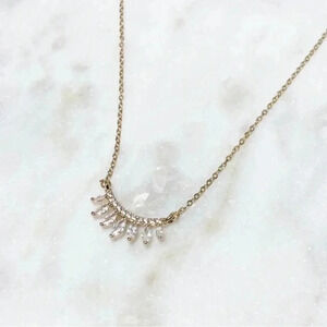 ALYCIA Leaves Necklace